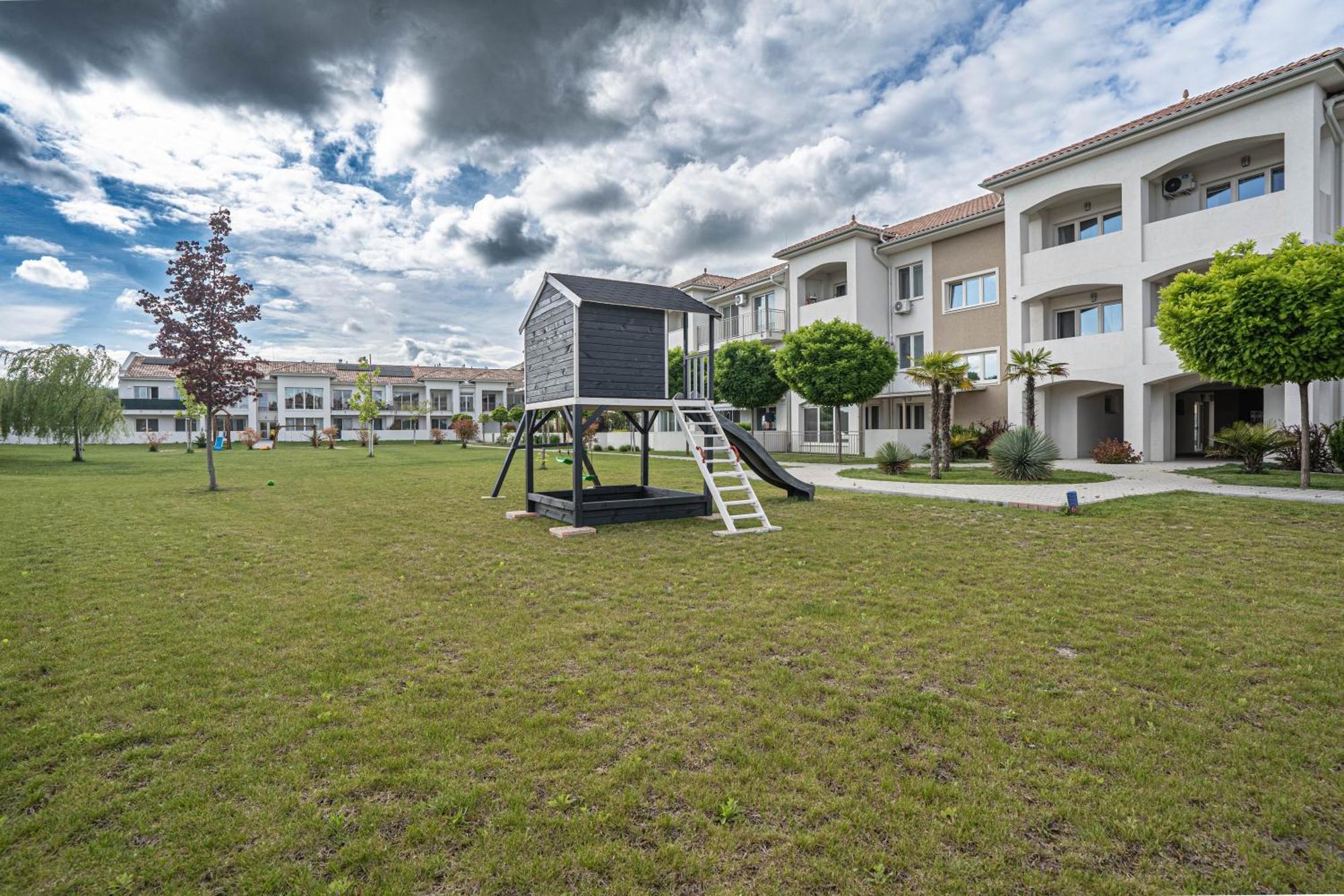 Karina Apartman Apartment Dunajská Streda Exterior photo